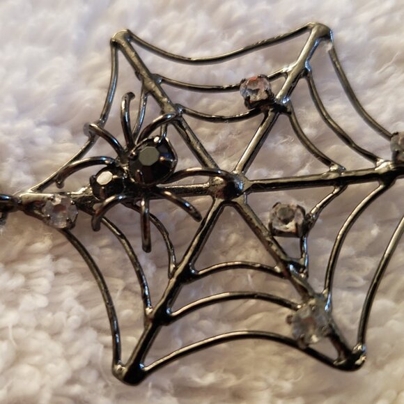 Vintage Spooky Black Widow Spider Necklace Black, Metal - Picture 4 of 6